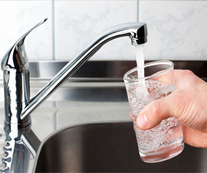 В Майкопе уже нельзя пить воду из-под крана. Лучше заменить ее на бутилированную! 